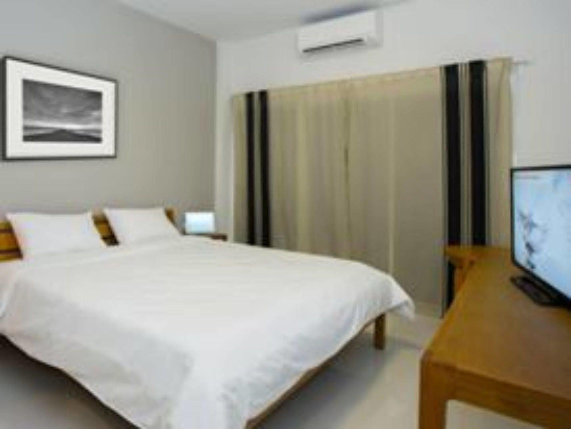 Hotel Ruk Cozy Khao Lak Exterior foto