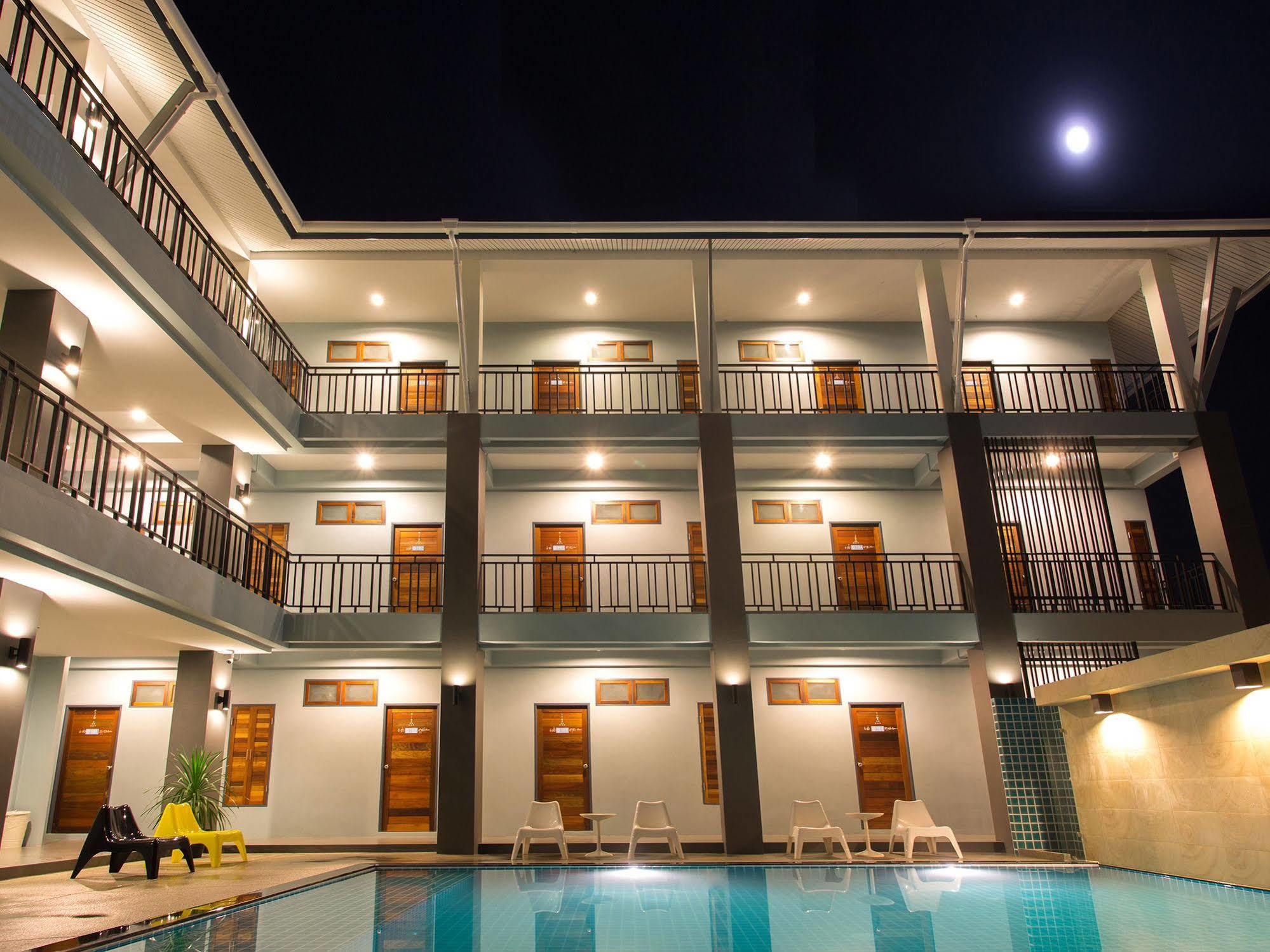 Hotel Ruk Cozy Khao Lak Exterior foto